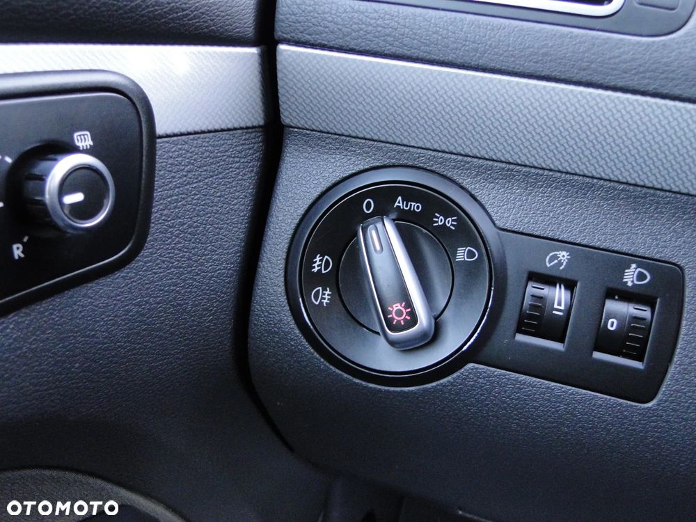 Volkswagen Touran 1.4 TSI MATCH - 20