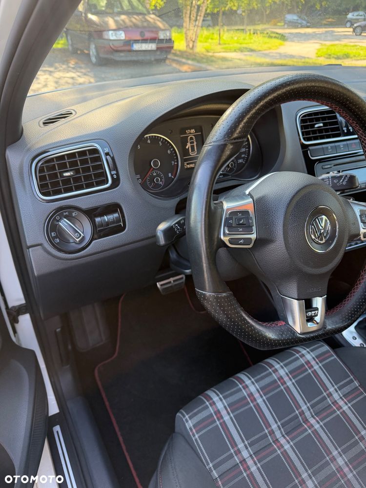 Volkswagen Polo - 22
