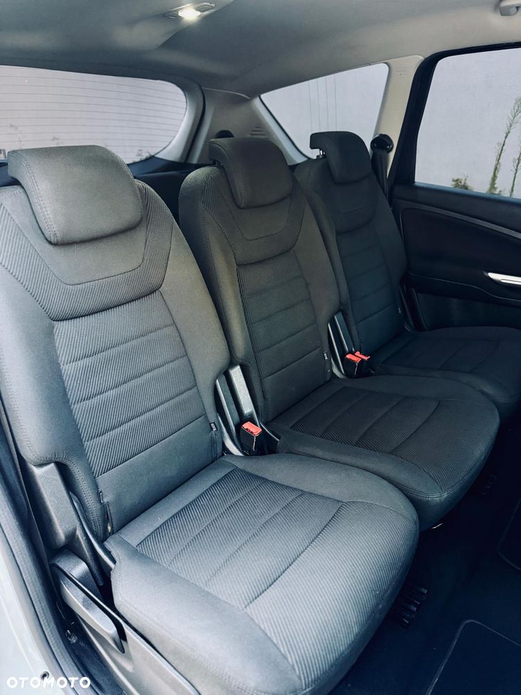 Ford S-Max - 16