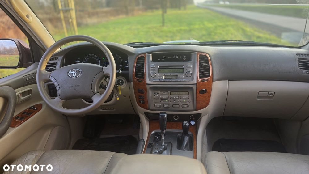 Toyota Land Cruiser 4.7 V8 - 18