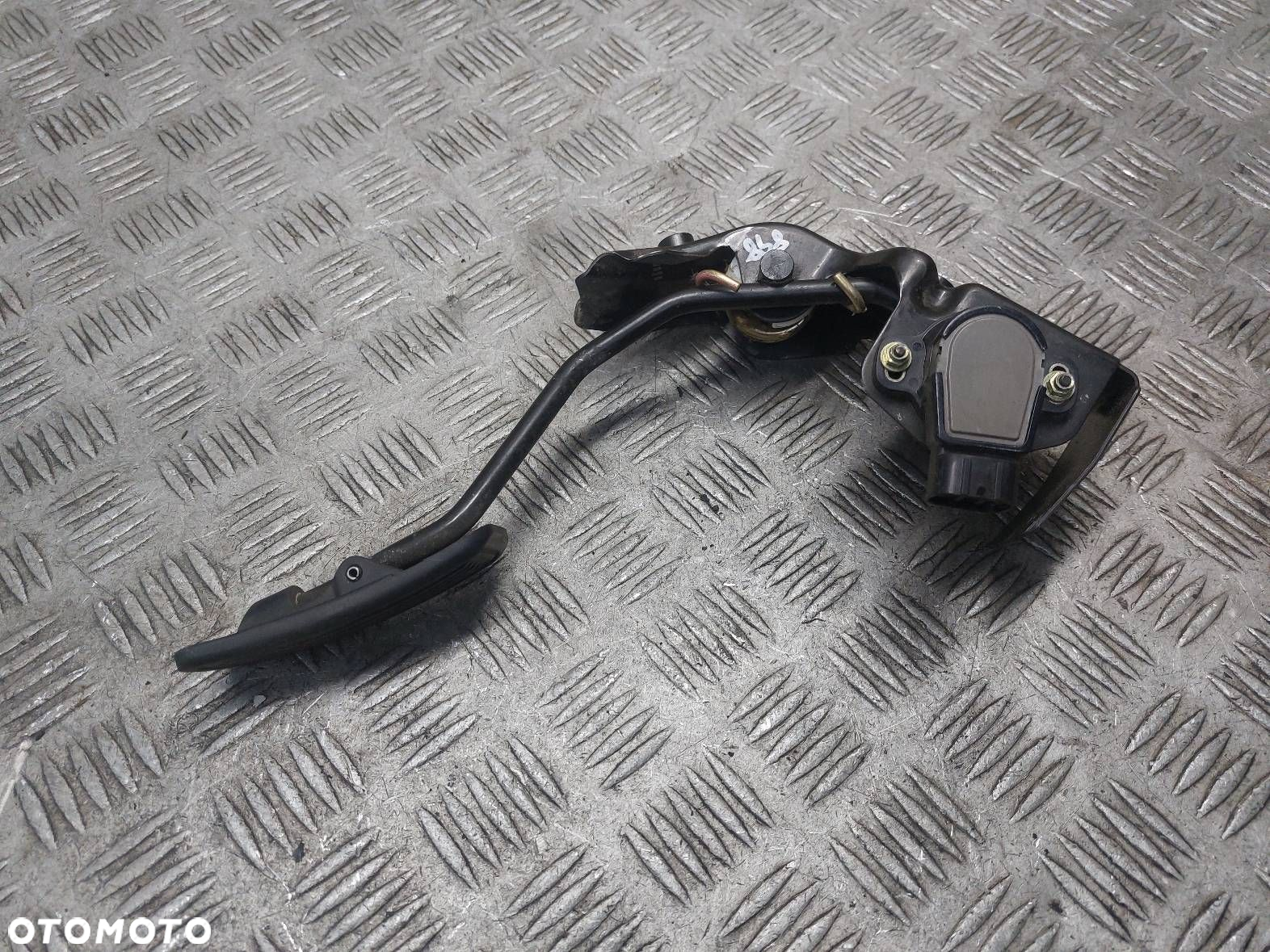 PEDAŁ GAZU POTENCJOMETR TOYOTA COROLLA E12 2.0 D4D 89281-47010 - 3