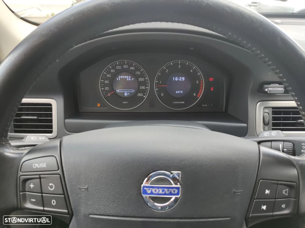 Volvo XC 70 D5 Momentum - 21