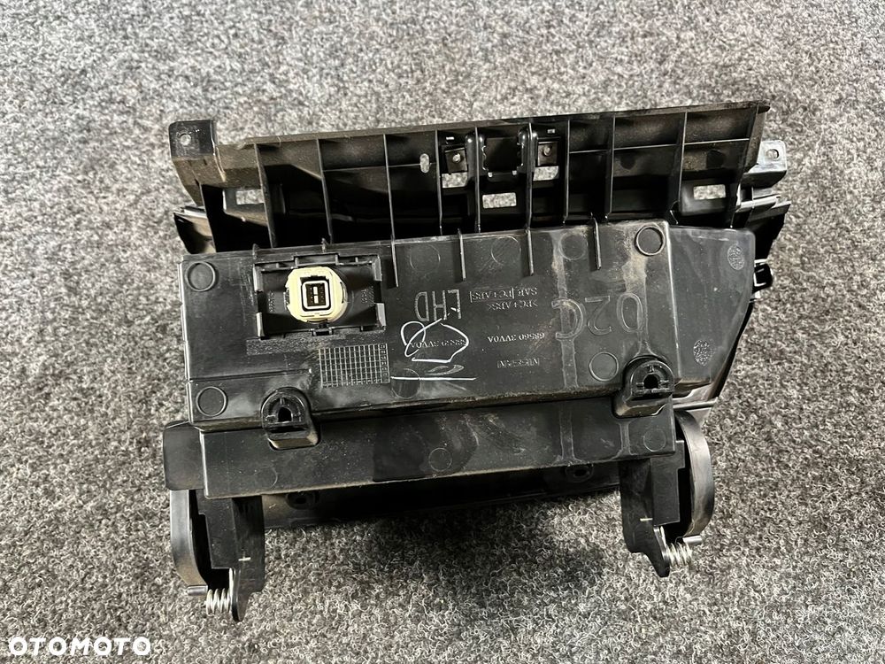 nissan note e12 schowek pasażera europa 68560 3VV0A - 8