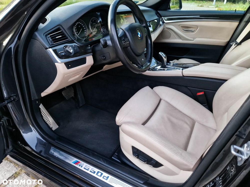BMW Seria 5 M550d xDrive - 8