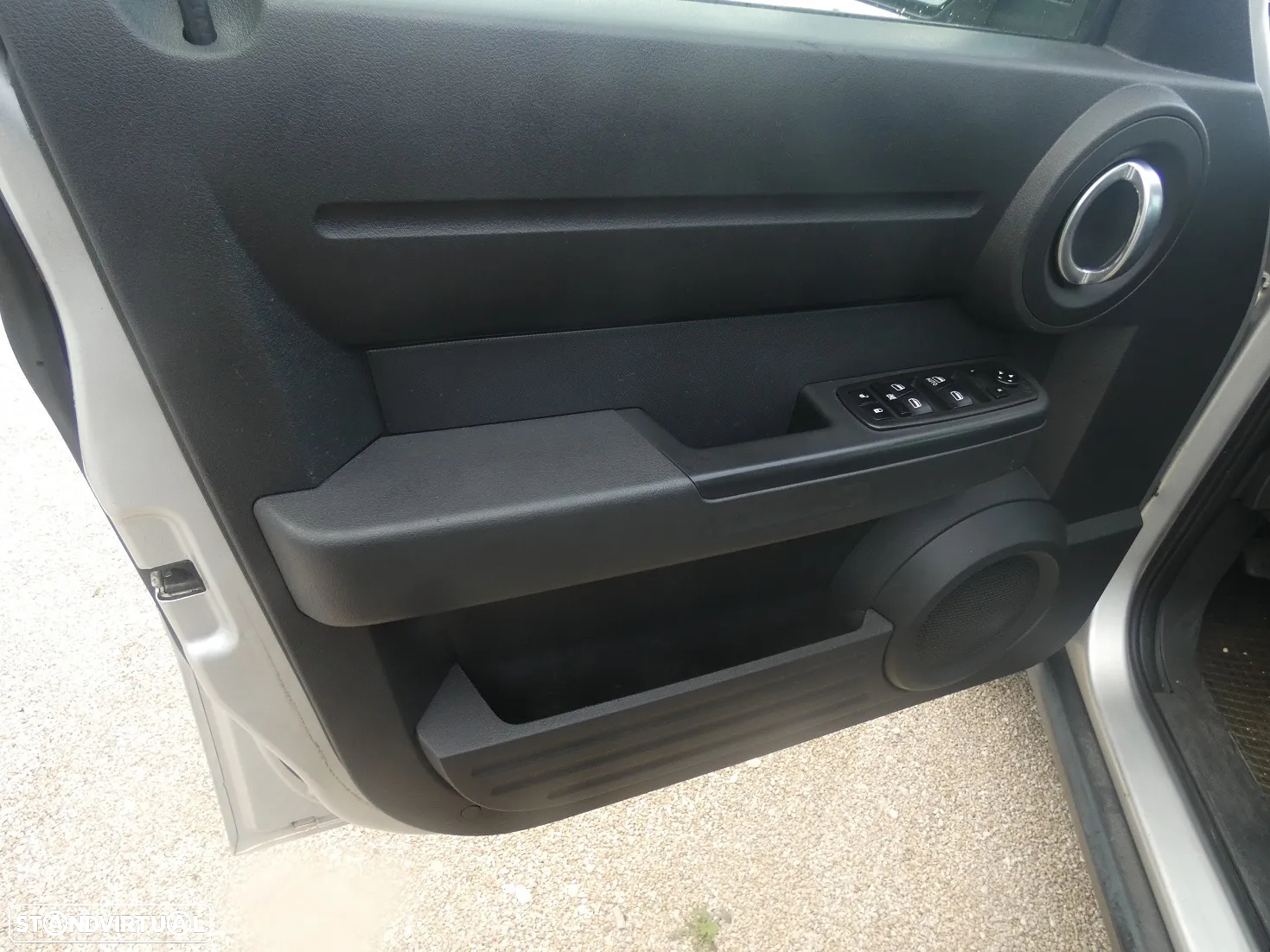 Dodge Nitro 2.8 CRD DPF SE 2WD - 12