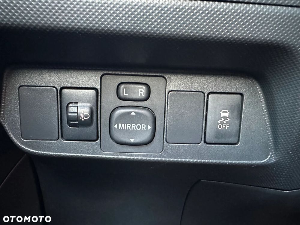 Toyota Auris 1.4 VVT-i Sol - 26