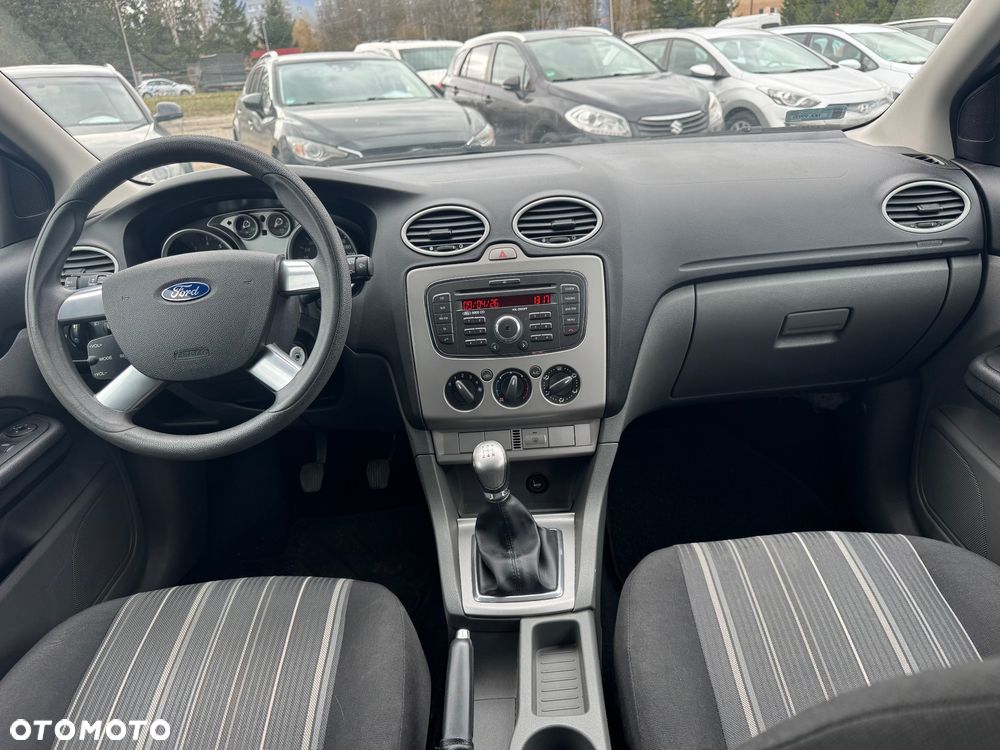 Ford Focus 1.6 Ambiente - 12