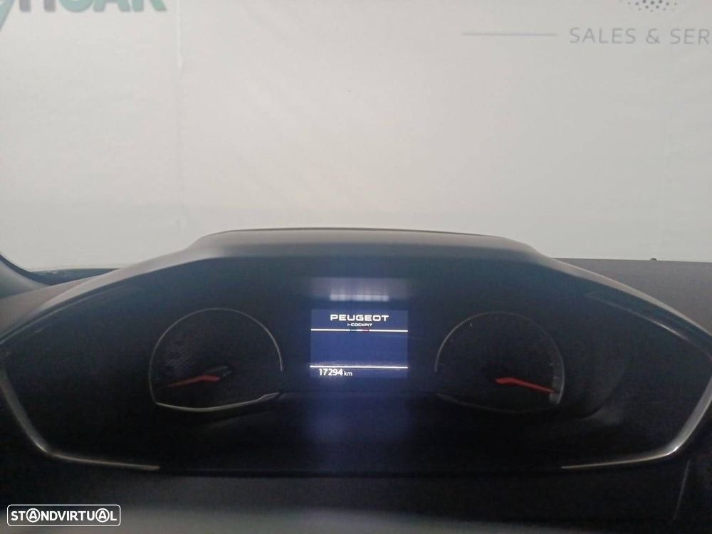 Peugeot 2008 1.2 Style - 13