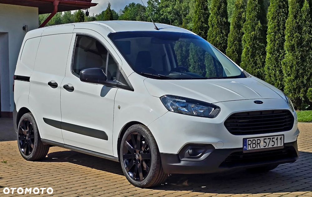 Ford Transit Courier - 12