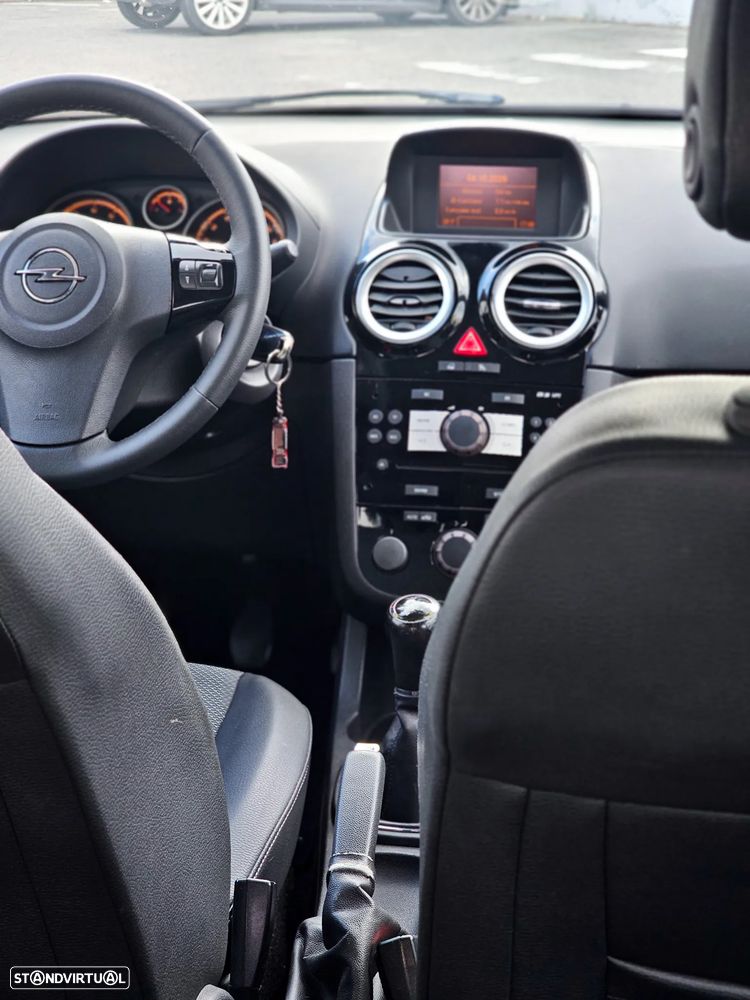Opel Corsa 1.2 Cosmo - 10