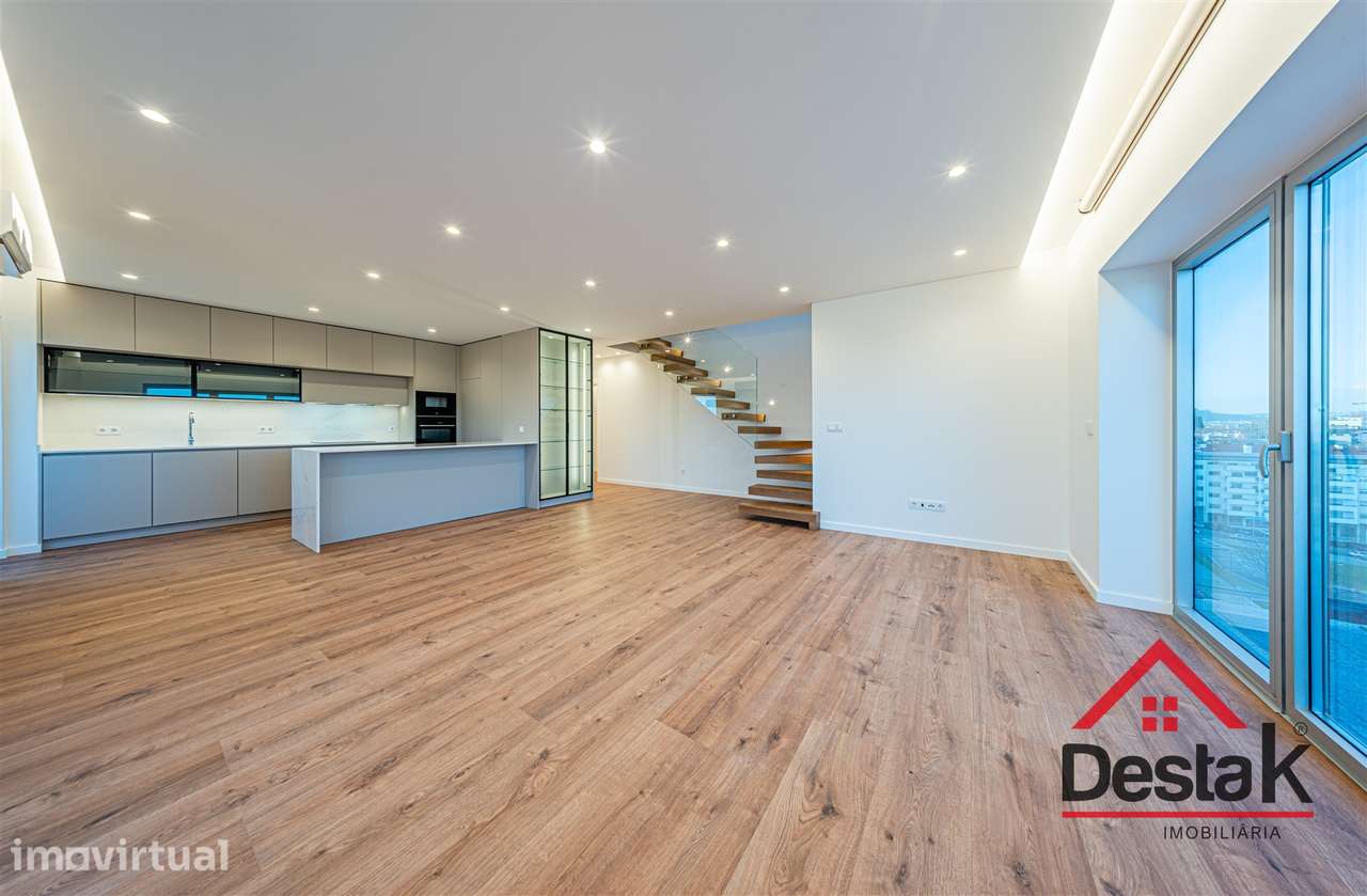 Apartamento T4 Duplex  junto ao Palácio do Gelo - Grande imagem: 4/37
