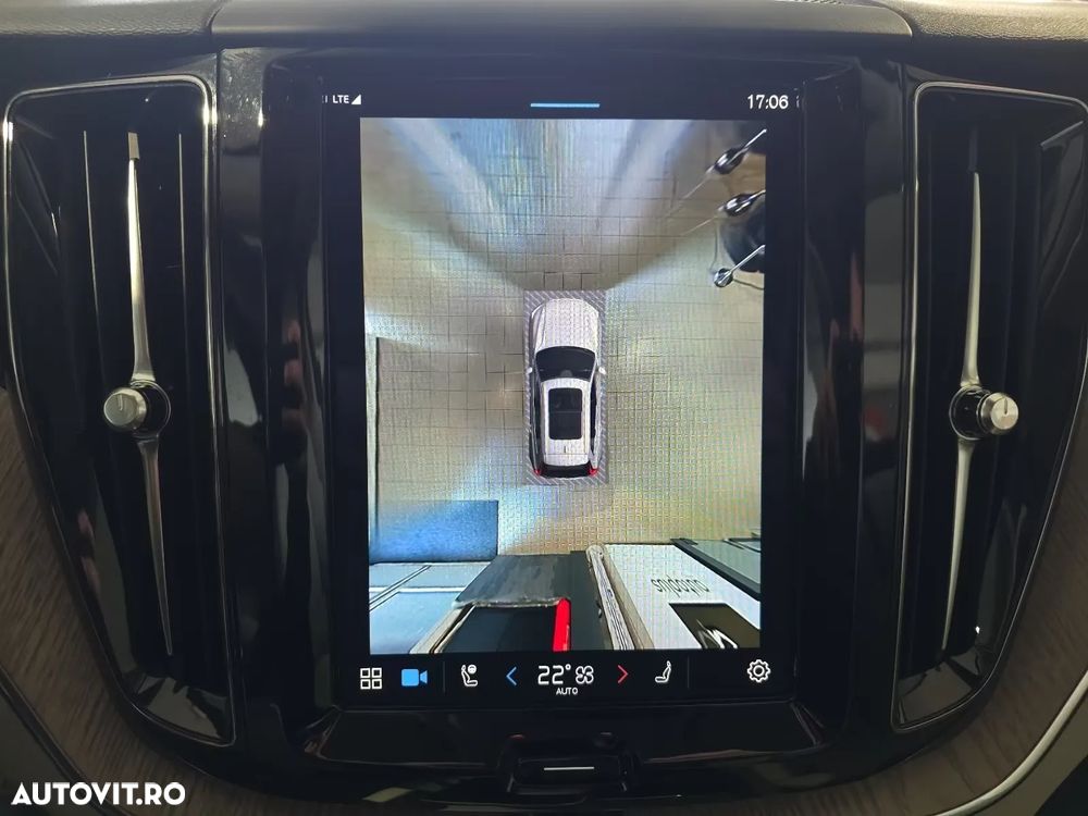 Volvo XC 60 T6 AWD Recharge Plus Bright - 19