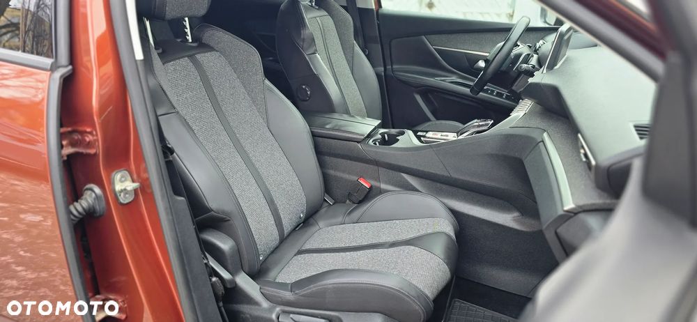 Peugeot 3008 1.5 BlueHDi Active S&S EAT8 - 32