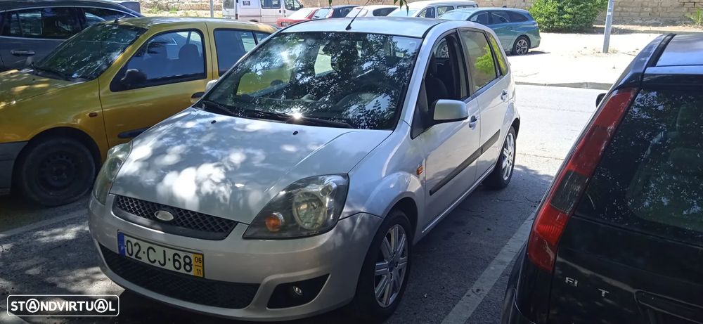 Ford Fiesta 1.25 Ghia - 4