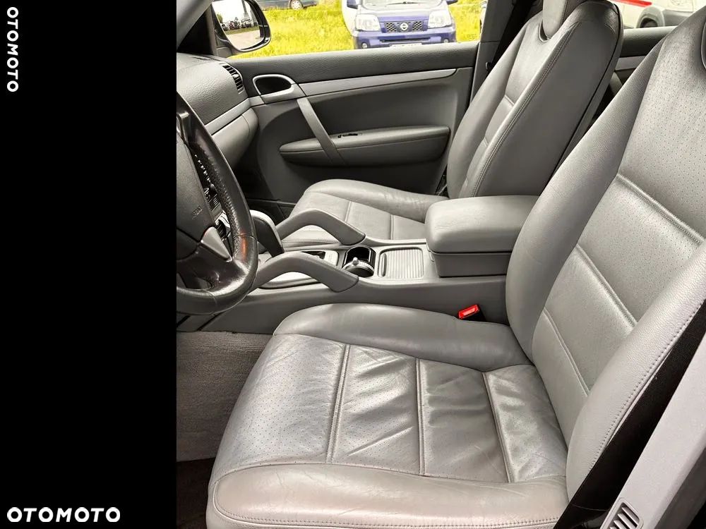 Porsche Cayenne Standard - 24