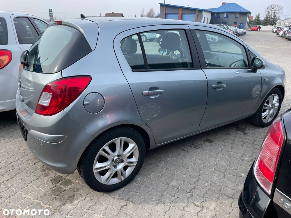 Opel Corsa 1.4 16V Innovation - 5