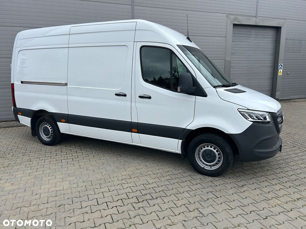 Mercedes-Benz Sprinter - 5