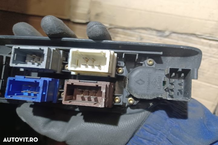 Butoane geam sofer Renault Laguna 1 [1993 - 1998] Liftback 1.8 MT (90 - 1