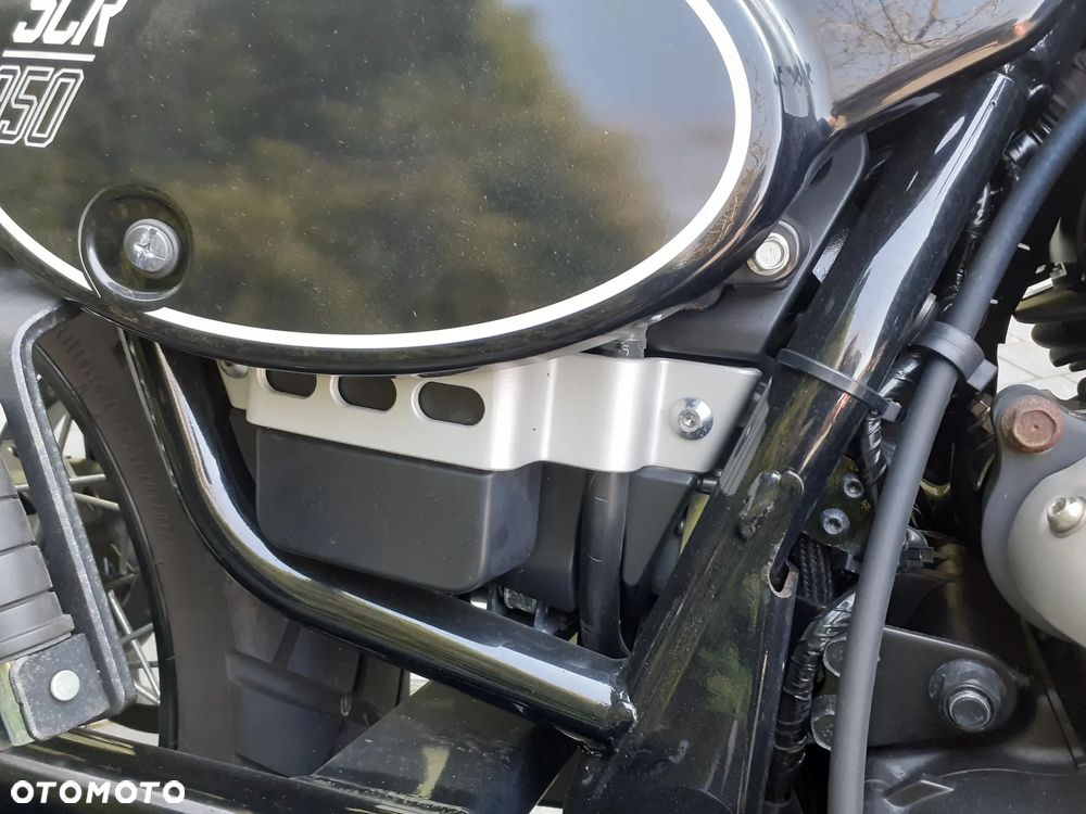 Yamaha SCR - 27