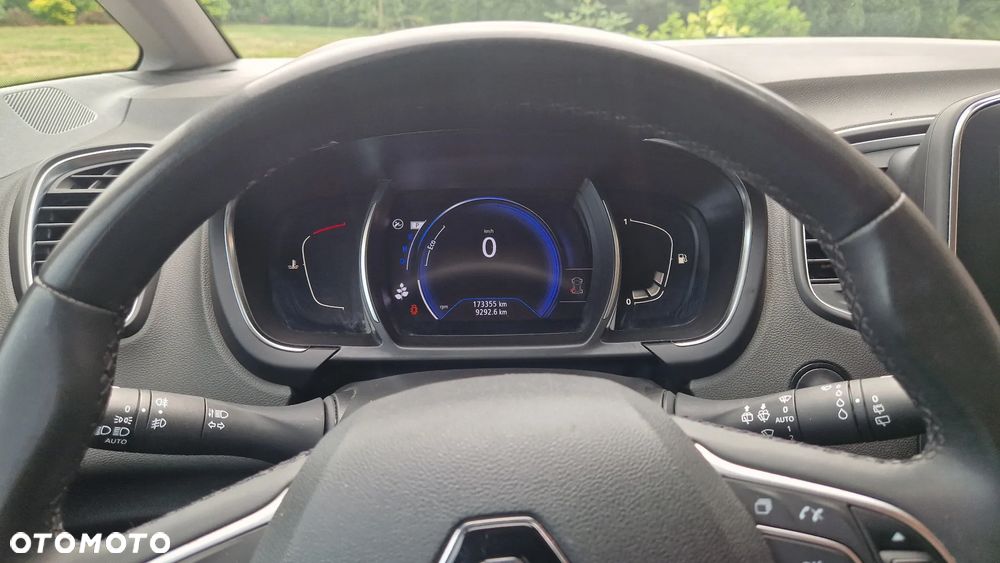Renault Grand Scenic - 18