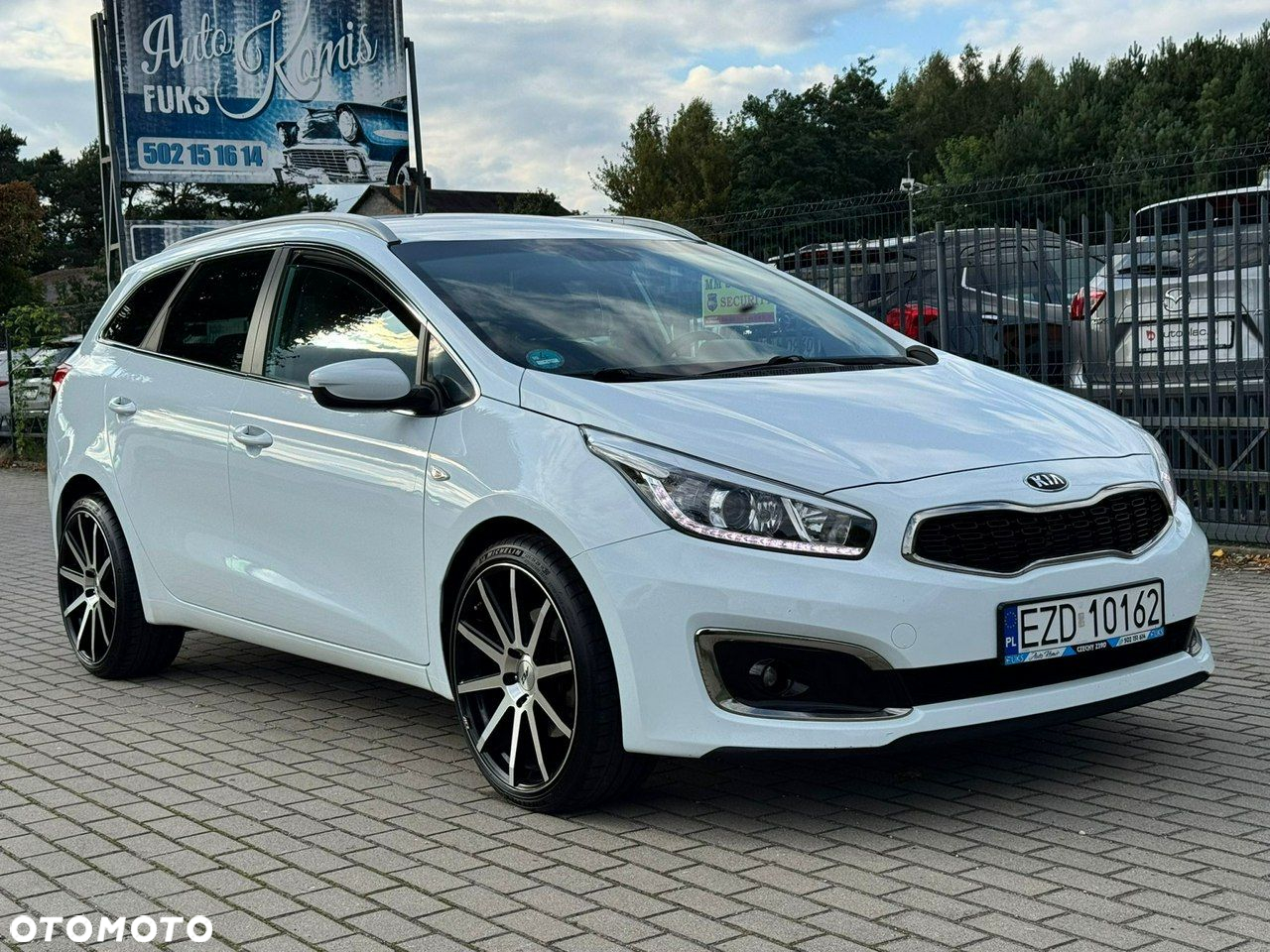 Kia Ceed - 14