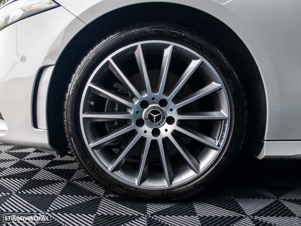 Mercedes-Benz A 250 e 8G-DCT AMG Line - 15