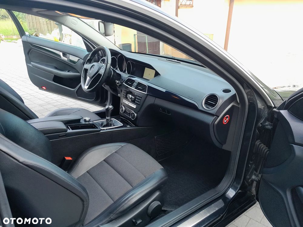 Mercedes-Benz Klasa C 180 Coupe BlueEFFICIENCY - 8
