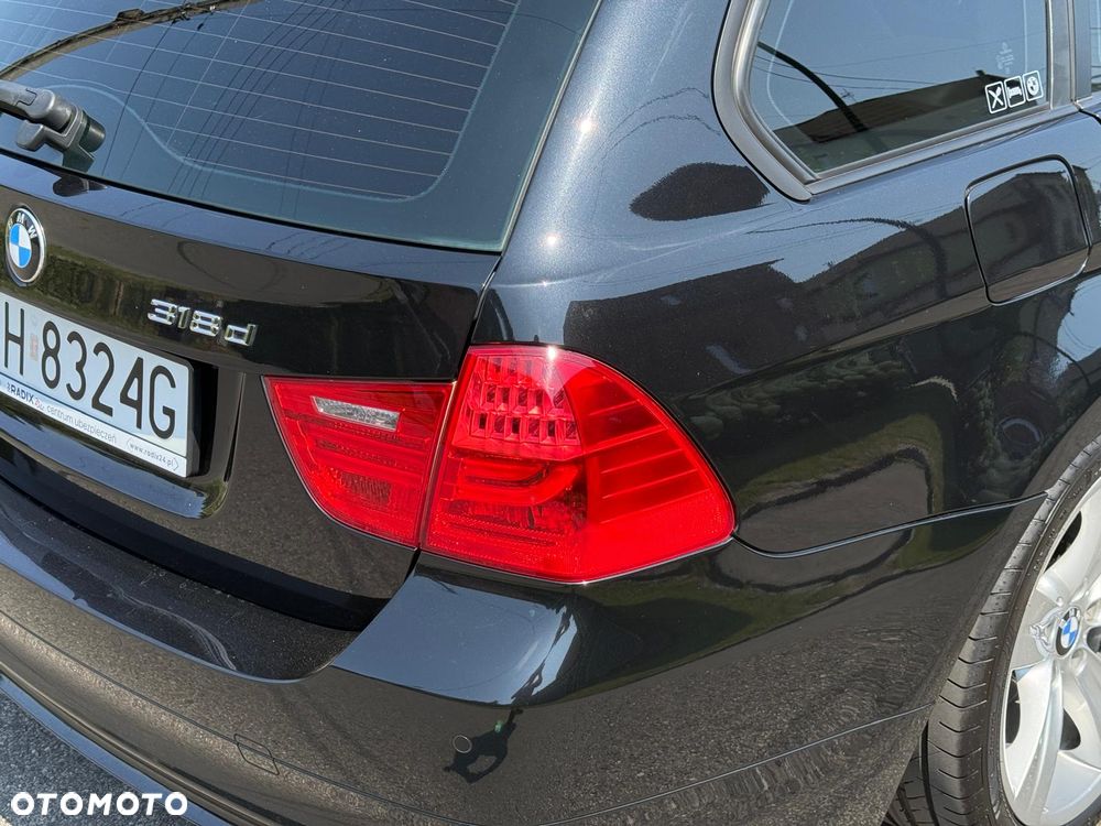 BMW Seria 3 318d DPF Edition Exclusive - 11