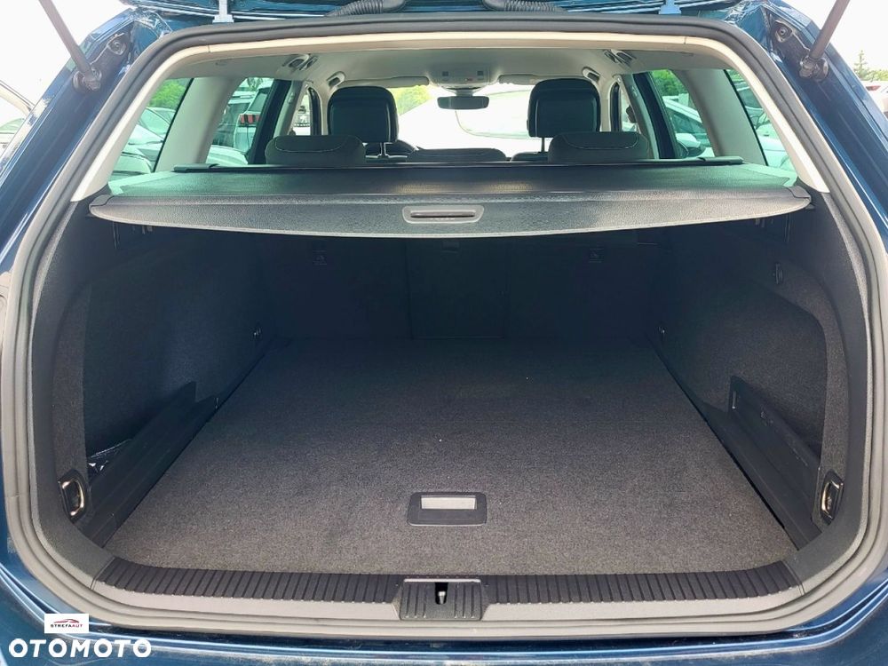 Volkswagen Passat - 19