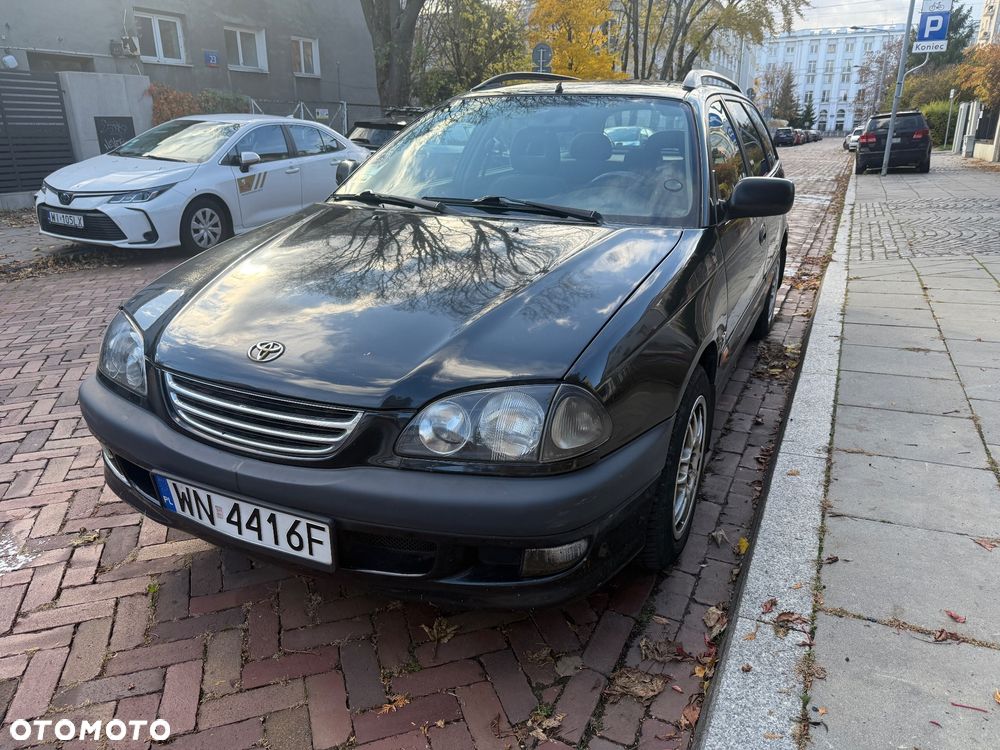 Toyota Avensis 2.0 Sol - 16