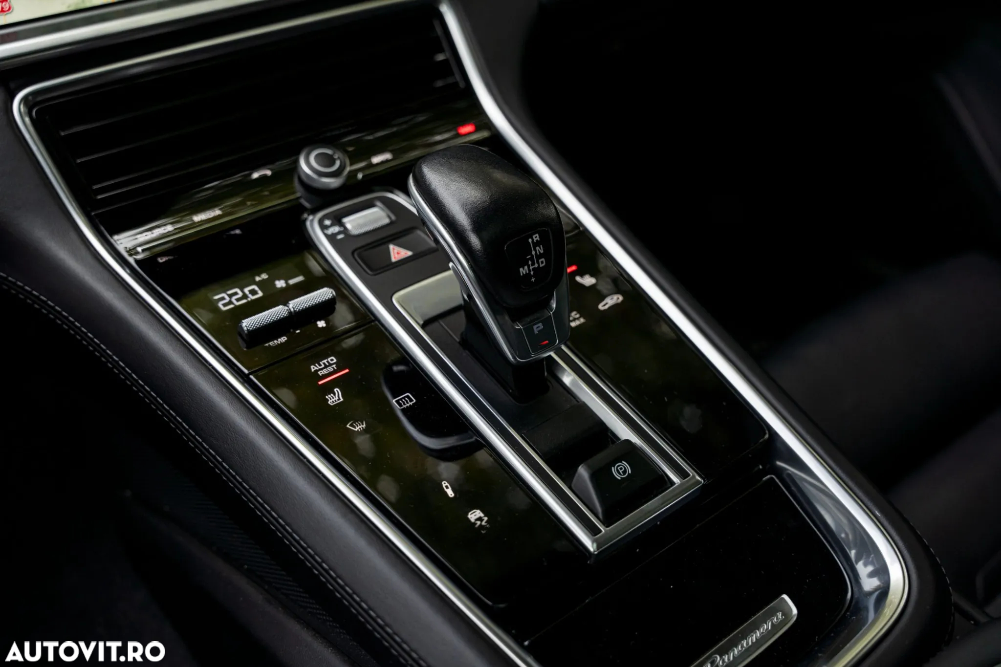 Porsche Panamera 4S - 25