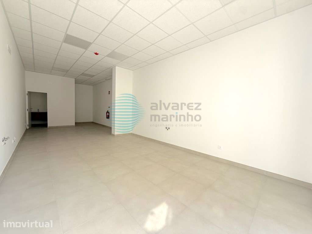 Loja no centro de Torres Vedras, excelente localização e acabamentos - Grande imagem: 5/21