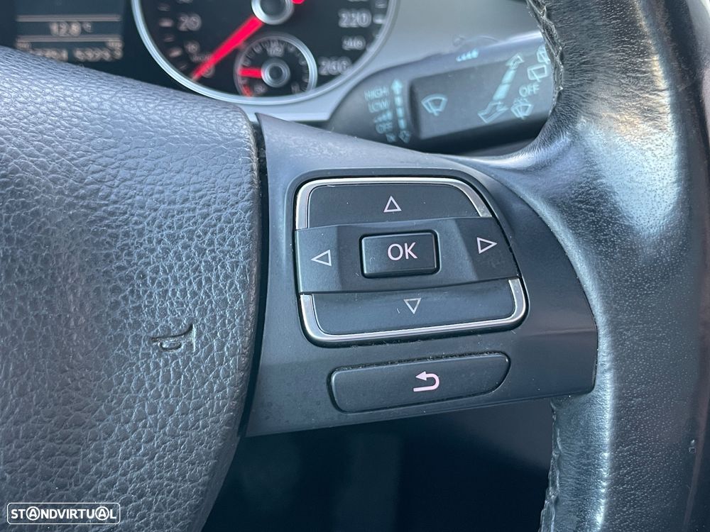 VW Passat 1.6 TDI BlueMotion - 21