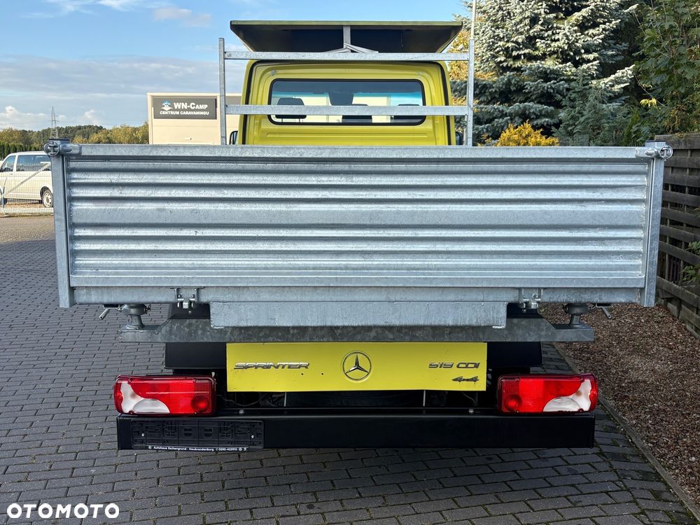 Mercedes-Benz Sprinter - 13