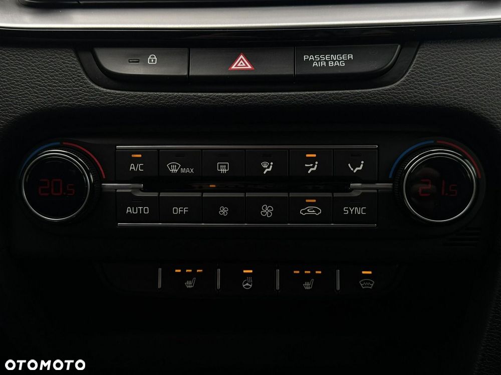 Kia XCeed 1.6 T-GDI Business Line DCT - 40