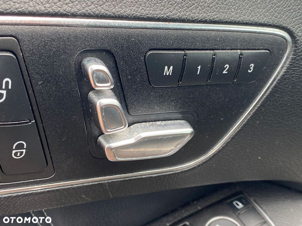Mercedes-Benz Klasa E 220 CDI 7G-TRONIC Elegance - 19