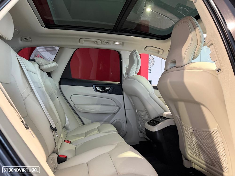 Volvo XC 60 D4 Geartronic Momentum Pro - 14
