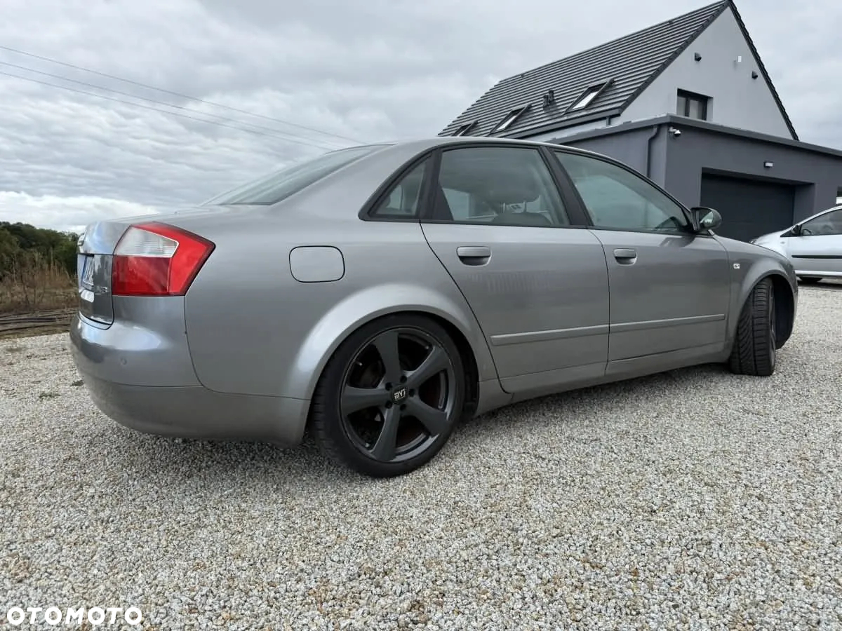 Audi A4 - 4