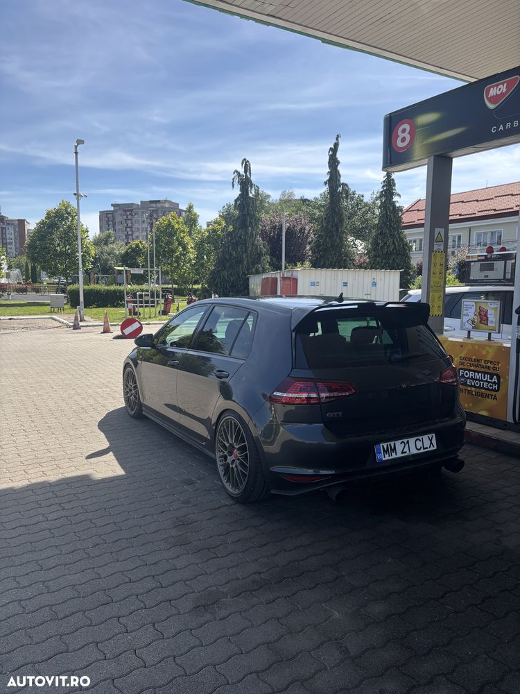 Volkswagen Golf 2.0 TSI GTI - 10