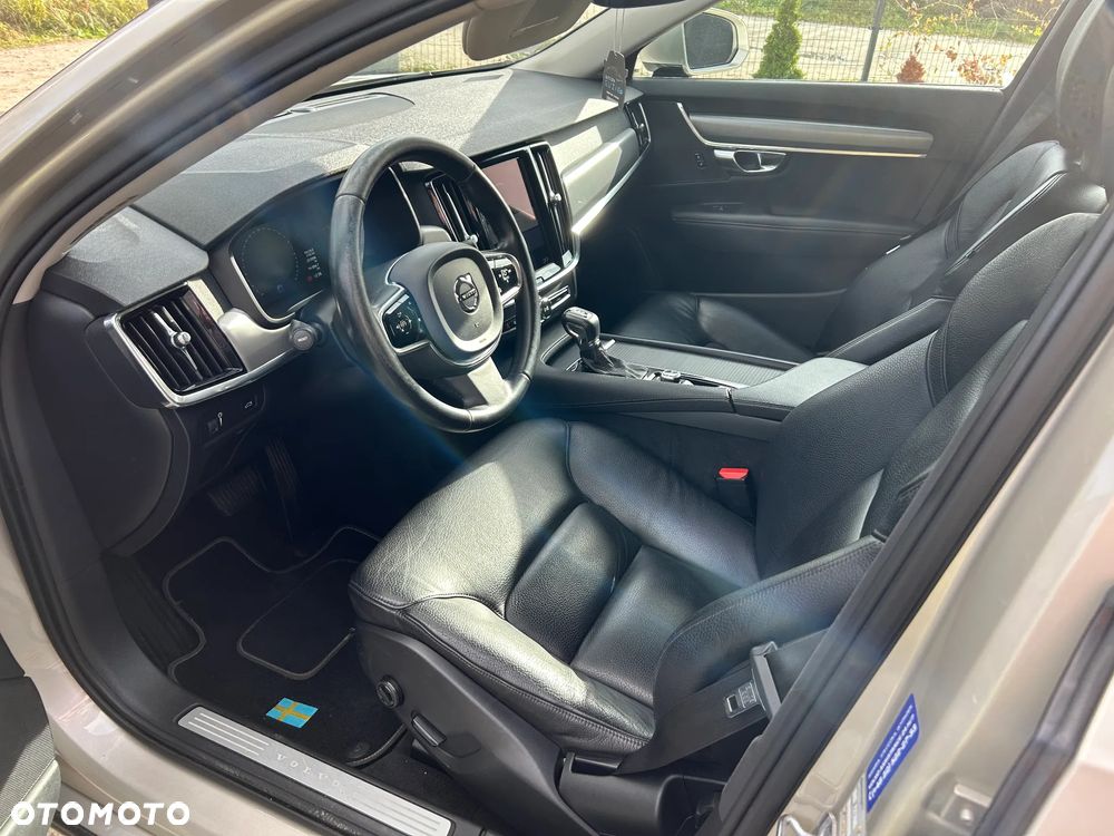 Volvo V90 D5 AWD Momentum - 10
