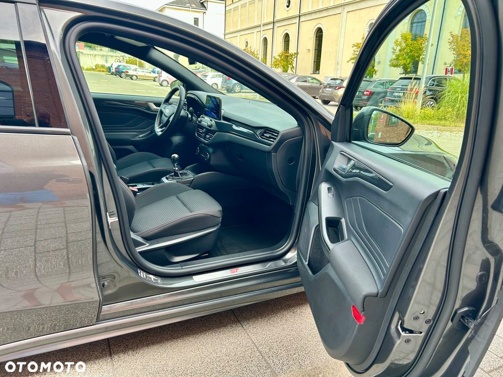 Ford Focus 1.0 EcoBoost Start-Stopp-System ST-LINE - 18