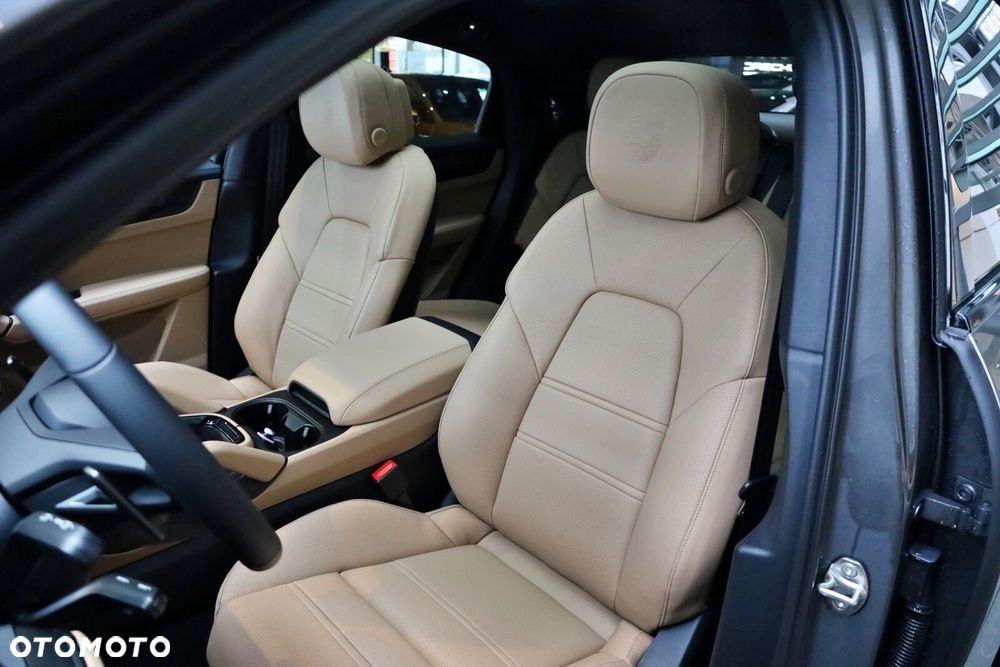 Porsche Cayenne - 8