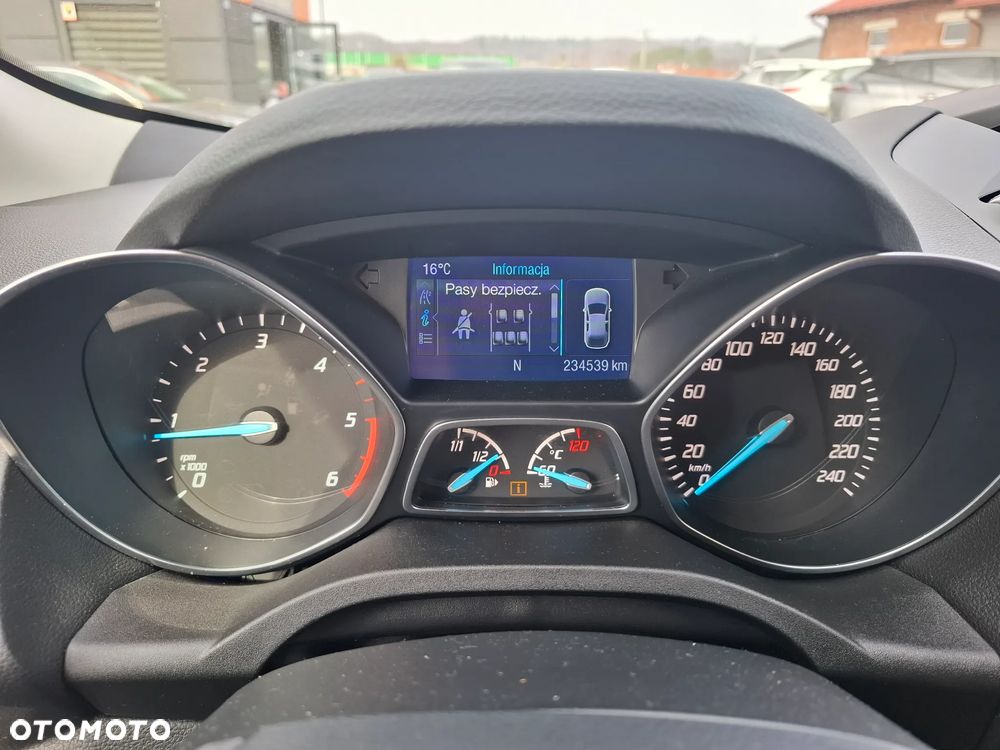 Ford Kuga 2.0 TDCi FWD Titanium - 23