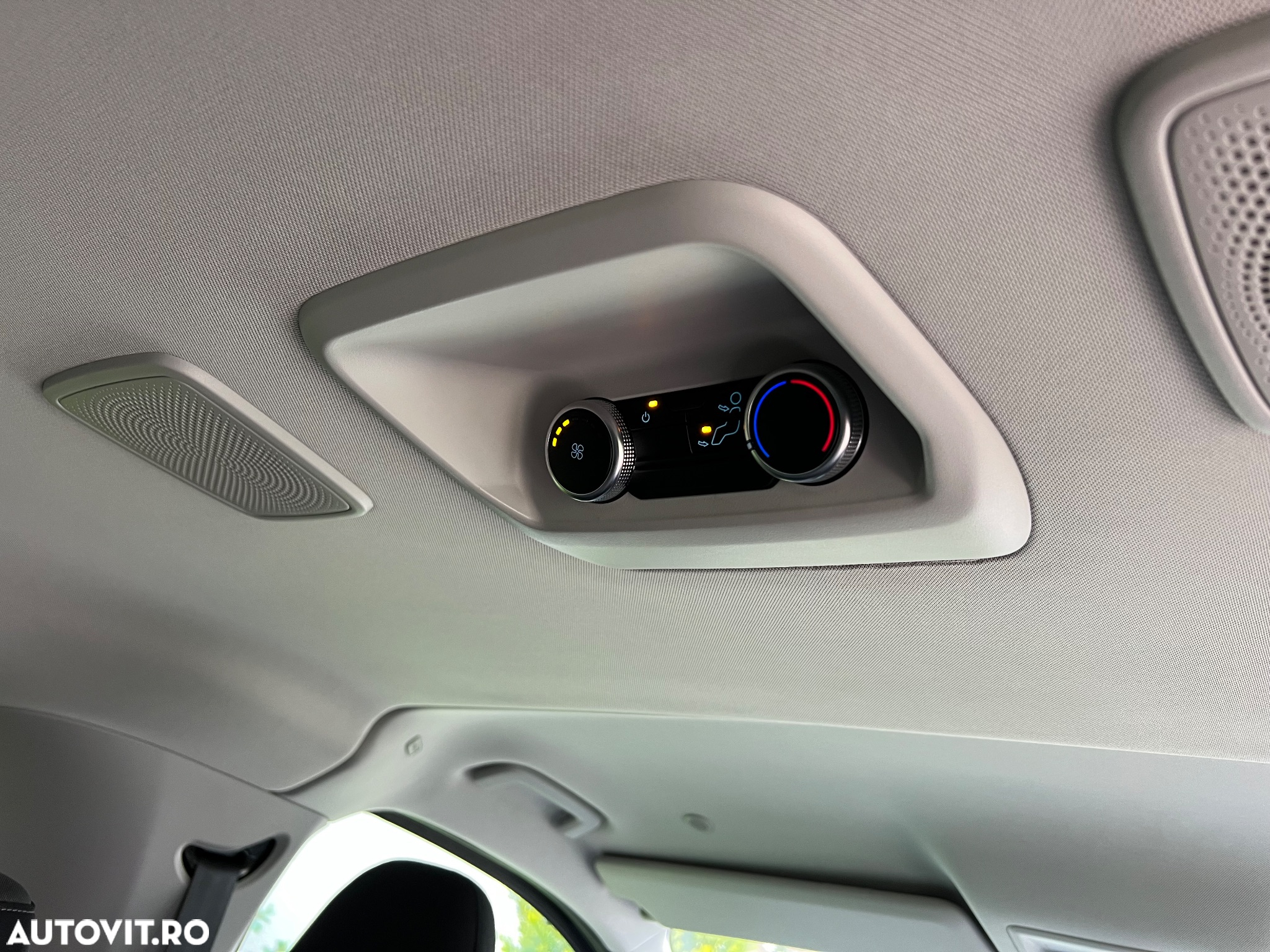 Ford Tourneo Custom Bus 320L 2.0 EcoBlue 170 CP 8AT L2H1 AWD Titanium - 24