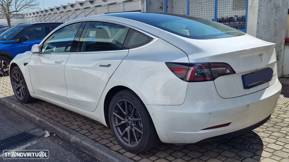 Tesla Model 3 - 2