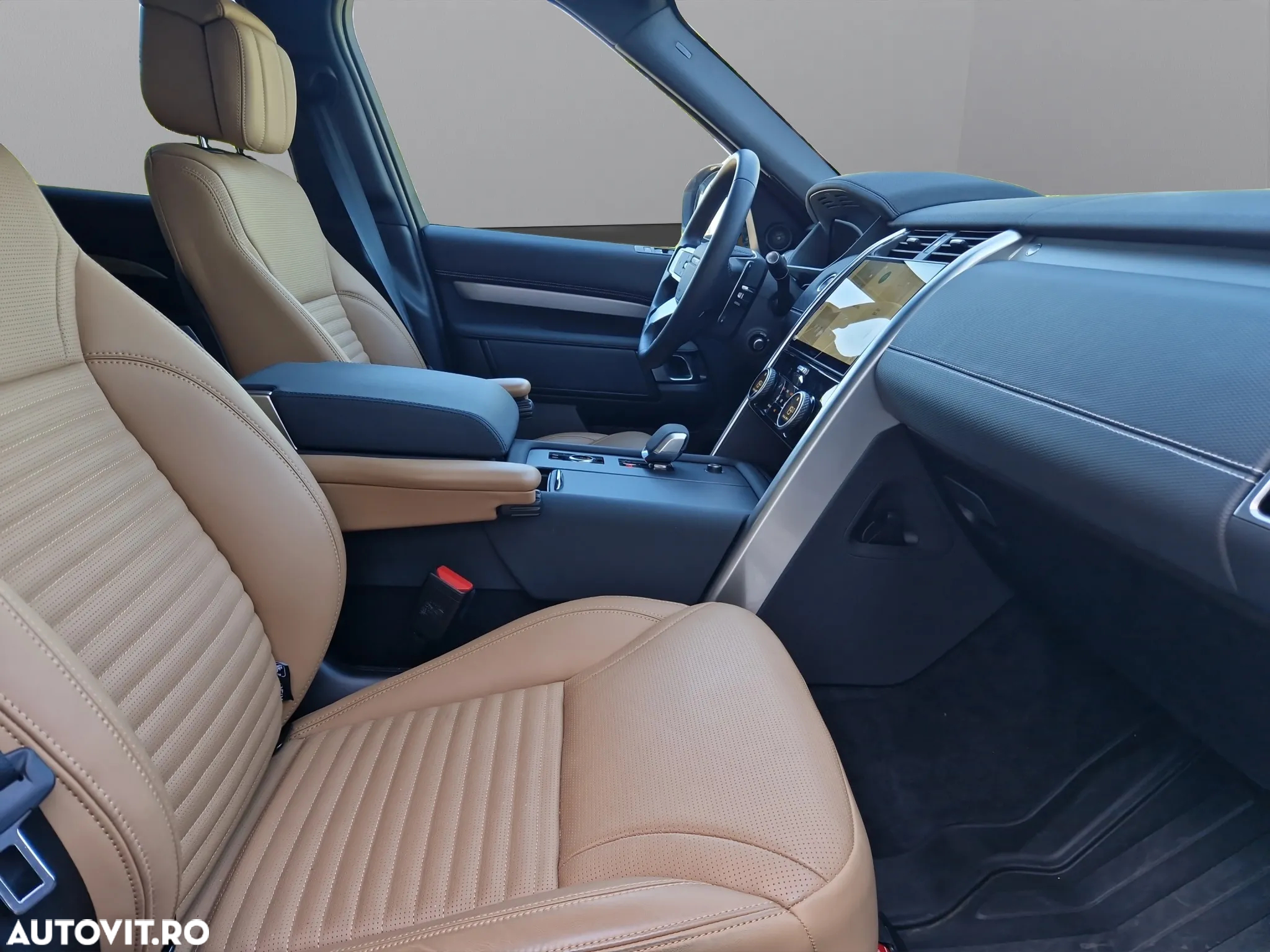 Land Rover Discovery 3.0D 300 MHEV R-Dynamic HSE - 9