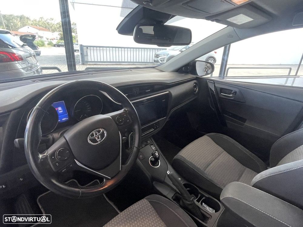Toyota Auris 1.8 HSD Comfort +P.Techno+P.Sport - 13