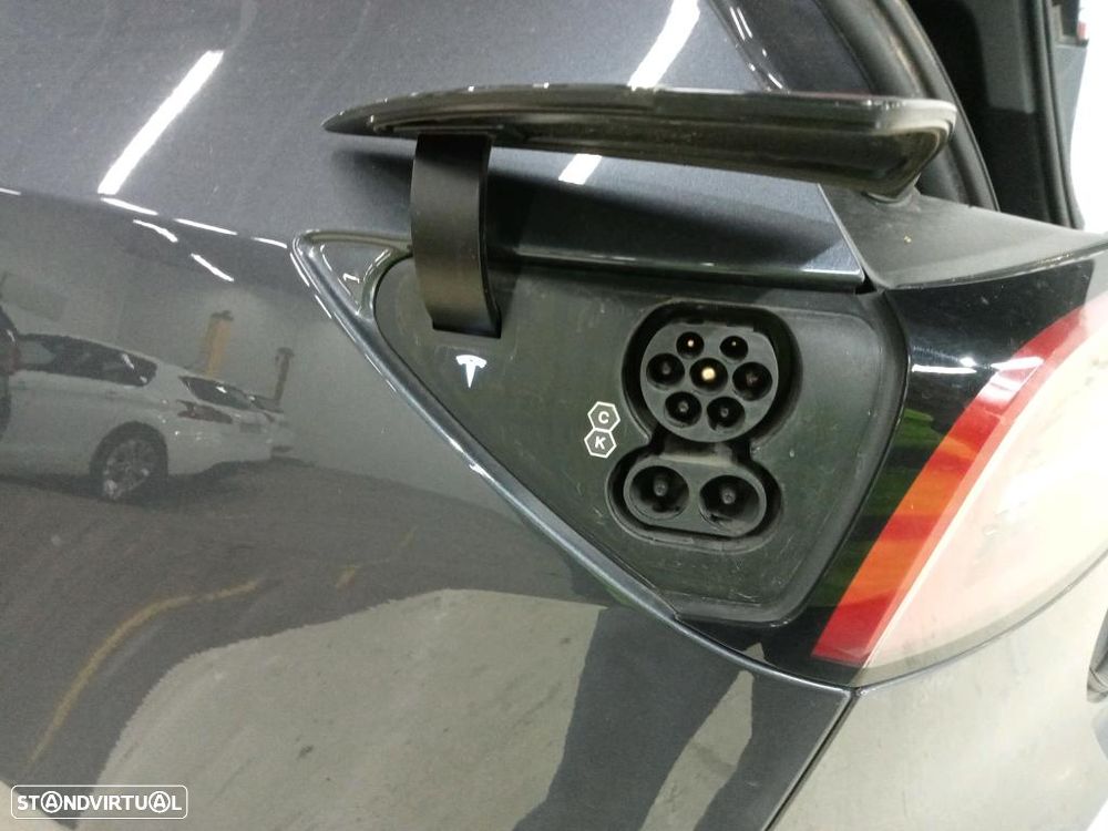Tesla Model Y Long Range Tração Integral - 11