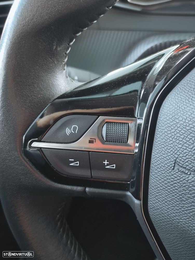 Peugeot 208 1.2 PureTech Active Pack - 19