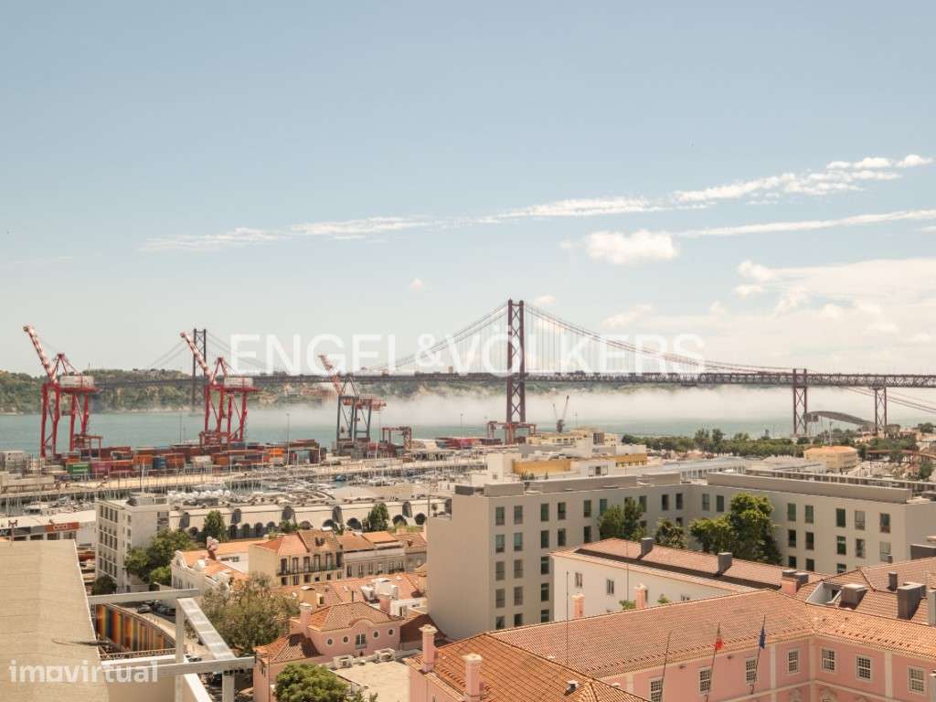 Apartamento T1 na Avenida Infante Santo - Grande imagem: 2/24